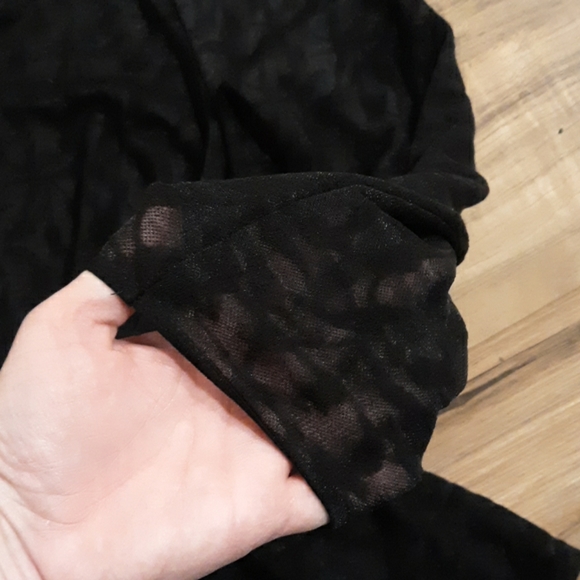 Banana Republic Black Lace Sheer Long Sleeve Top. - Picture 5 of 7